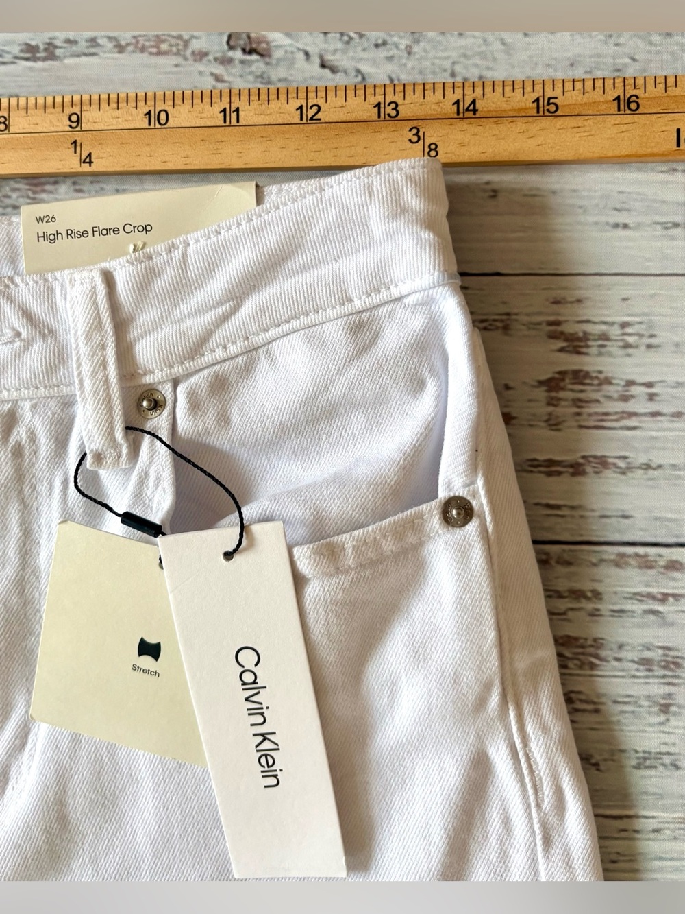 NWT Calvin Klein High Rise Flare Crop Jeans White Stretch Size 26 - Picture 4 of 16